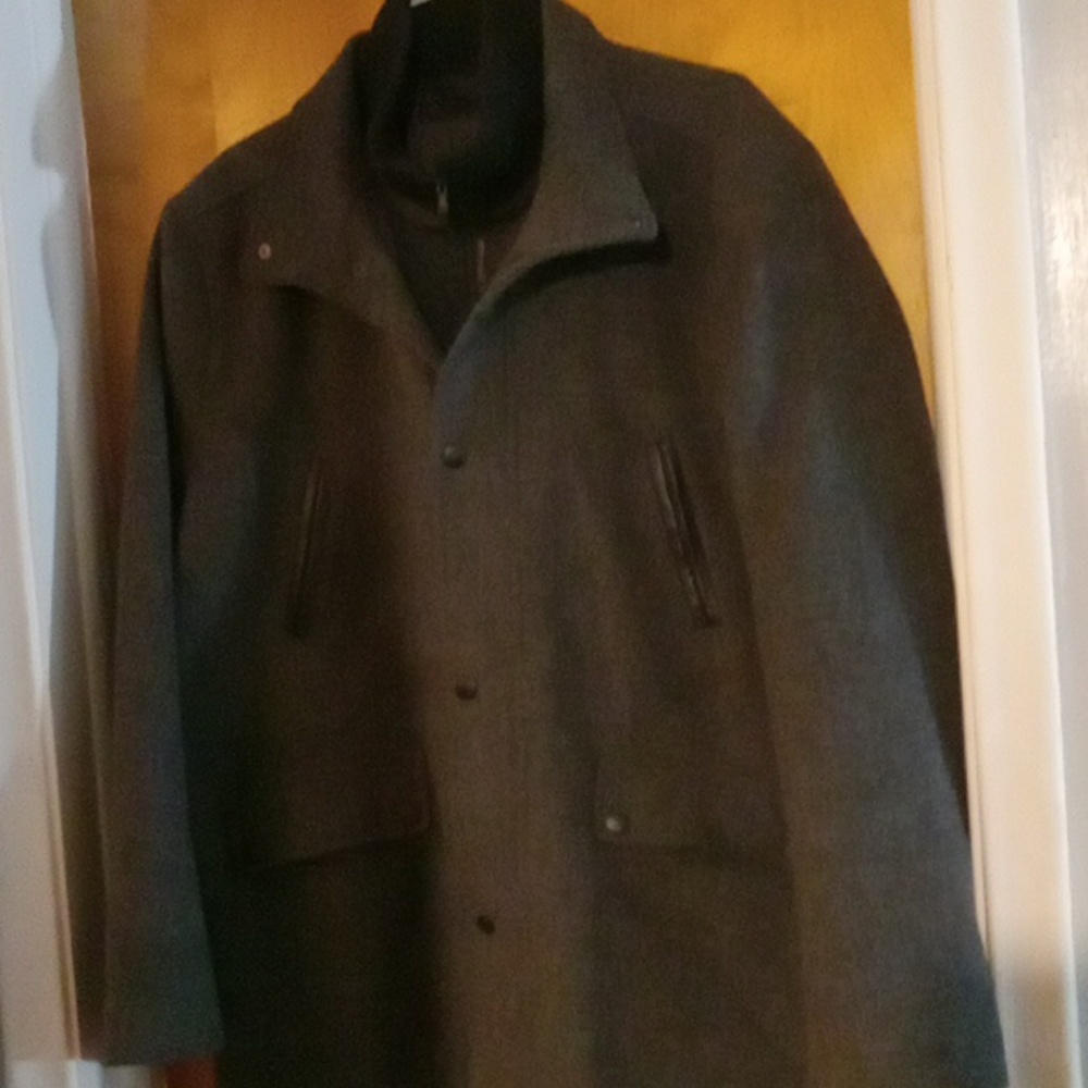 Coat - Picture 2 of 4